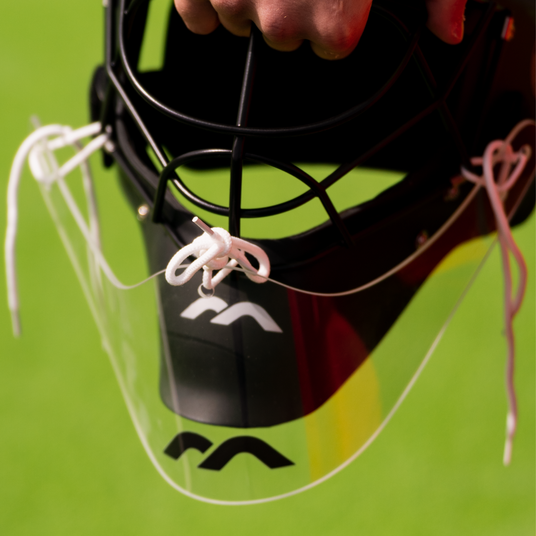 Mercian Elite Throat Guard : FM14